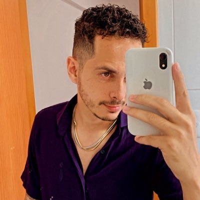 Psicólogo (clínico e escolar) Professor e Pós graduando em Psi Educacional, Cruzeirense💙, noveleiro📺 e Twittero. Frase motivacional me desmotiva.