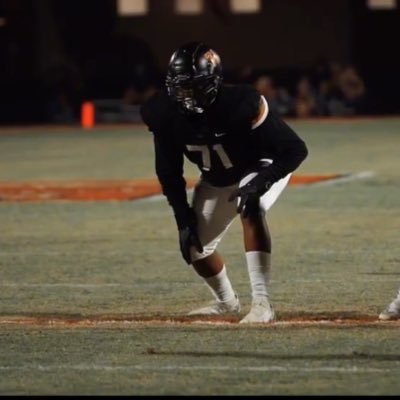 6’4 270| T/G | DEHS 🧡🖤 ‘24. 3.5 GPA 🇳🇬