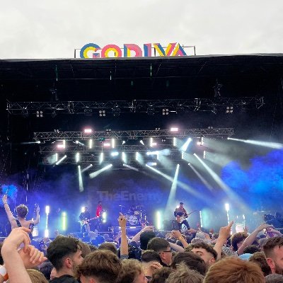 D4R4_PUSB's profile picture. Don’t buy the S*n