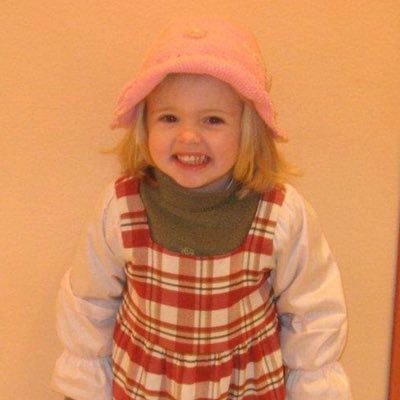 rosailish's profile picture. my profile is a monarchy and the queen here is me |