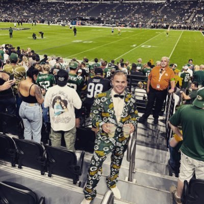 Wisconsin Sports Fanatic. , Co-Owner @WISportsHeroics and of Wisconsin Sports Heroics Facebook. Owner/admin of many Packers, Badgers, Brewers, and Bucks groups.