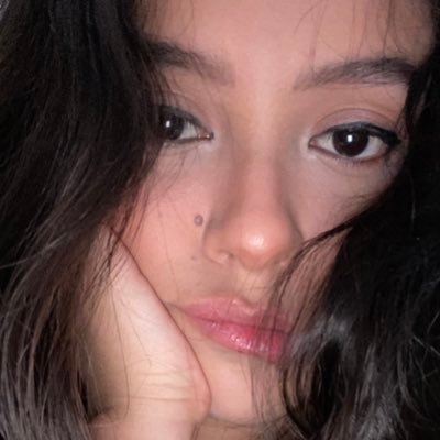 YeahItsYeymy's profile picture. Lo que ves es lo qué hay, y hasta podría haber menos.