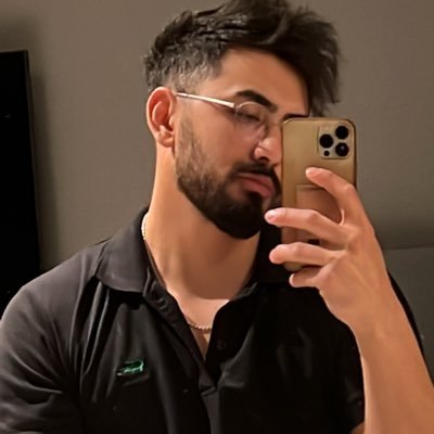 Mahdikhi's profile picture. 