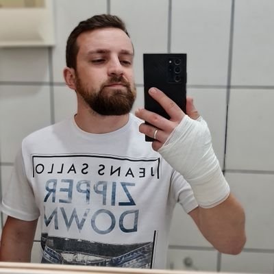 Não conheço a metade de vocês a metade do que gostaria; e gosto de menos da metade de vocês a metade do que merecem.
- https://t.co/TqBkMCR0Y4 ¬