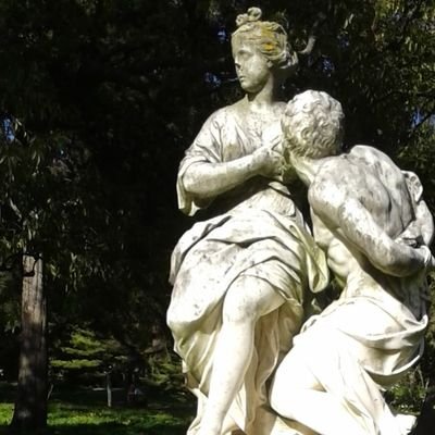 Tens de ser totalmente integro no cumprimento dos teus ideais, mesmo que o sejam de ética duvidosa, sempre!, de 2ª a Domingo, 365 ou 366 dias/ano.