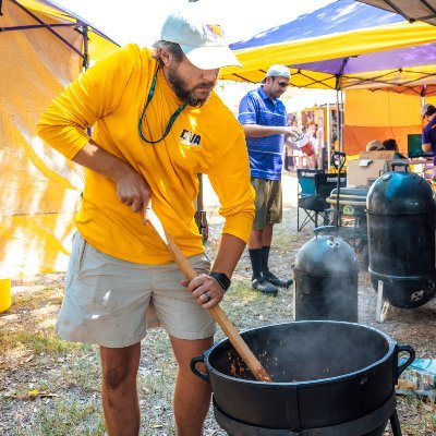 From Louisiana to the world. Mostly food & dog pictures. World’s okayest tailgater, LSU alum, amateur cook, bad fly fisherman. Tweets are mine. #DVATailgating