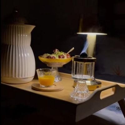 انا لست صاحبة شعراً او حتى شعارات رنانه انا صاحبة أرضاً ودماً ووطن انا صاحبة جبين لن يركع ..وشعباً لن يخضع 🇾🇪:انا يمنيه فهل تسمع ..✍🏻.