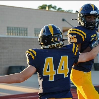 Grand Haven High School(MI) | C/O 2026 | TE/OLB | three-Sport varsity athlete🏈🤼‍♂️ 🥏| 6’1” 205lb|+40lb in offseason|250lb-bench|225lb-clean|395-squat|