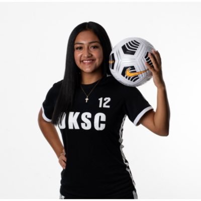 DKSC ECNL/RL/FDL 05’ - Midfielder #12 - Class of 2024’ - 22’ NL P.R.O. Champs - Golden Boot MVP Seagoville HS VARS. - check out soccer highlights down below⤵️