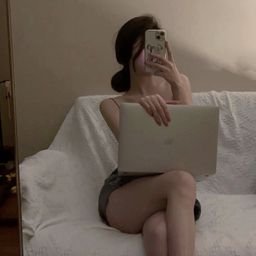 Theighs223726's profile picture. 