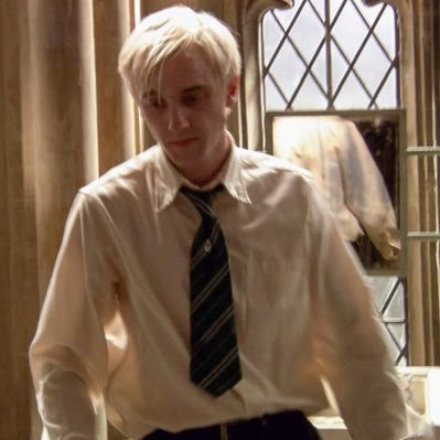 a little bit too obsessed with Harry Potter :) Draco Malfoy is fit😍😍 Dramione Enthusiast❤️‍🩹Slytherin💚BRITISH 👍🏼