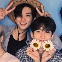 ⊹ (@hongleelover) 's Twitter Profile