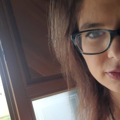 Junge Bi... Milf.....hoffe ihr habt Spaß auf meinem Profil! Meine Posts sind nicht perfekt aber dafür echt und ohne Filter..Schreibt mich an Mann und Frau....