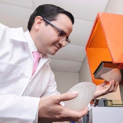 Medical 3D-Printing Expert & Entrepreneur @helguero3d. Profesor/Investigador titular Ing. Mecánica, PhD @espol.