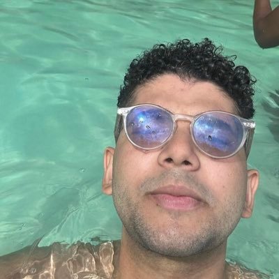 roberbaez_'s profile picture. Quien soy? Simplemente otro loco en el internet 
Libertario /  Conservador / Catolico ✝️/ Estrellas 🌟💚