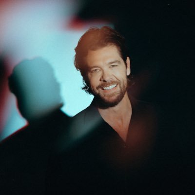 Husband. Dad. Artist. @TheGRAMMYs award winner. “God Can Use A Broken Man” featuring Trace Adkins and Zach Williams available NOW!