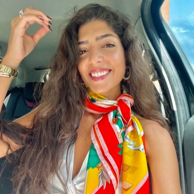 laylazrkt's profile picture. ⚖️