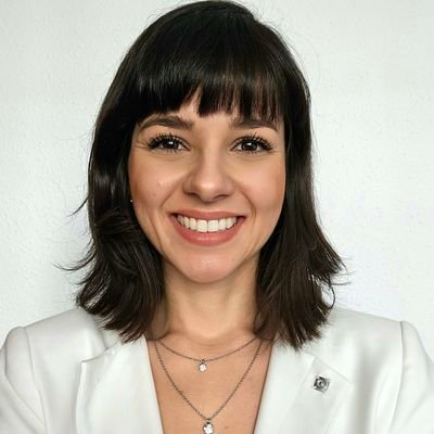 karinnybacci's profile picture. Asesora financiera - Te ayudo a invertir en la Bolsa de Valores