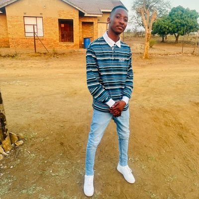 kgotso_math02's profile picture. the coolest kid in the universe😁🌍✌️