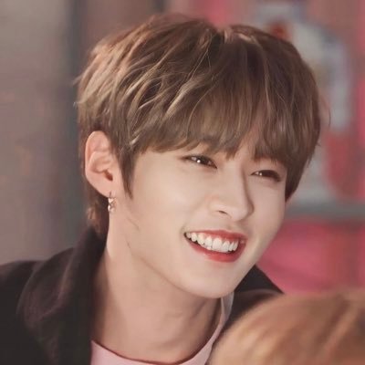 DoubleKnotEng's profile picture. I tighten my double knot.