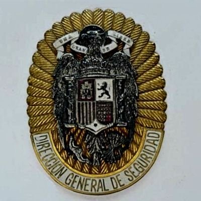 El comunismo es la mayor podredumbre a la que puede llegar el ser humano.
¿El mejor político? el que está reducido a cenizas.