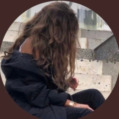 ياليت من يطري على البال ينشاف وياليت من نبغيه دايم نشوفه .