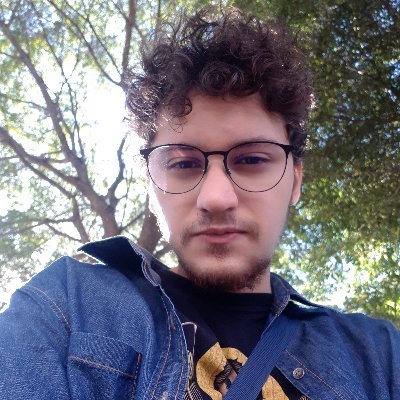 Cristão, gamer, programador, eterno estudante seja do que for e futuro violonista (gosto de anime e leite com Toddy tbm).