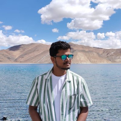inayushpatel's profile picture. Moving with stillness