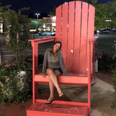 wear flip flops as much as possible, Boston sports fanatic (Bruins #1), child of the ‘80s, SU 🍊 alum, professional proofreader, she/her 🚫DMs 💙 #VoteBlue 💙