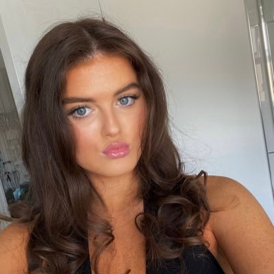 xmaisierobertsx's profile picture. 