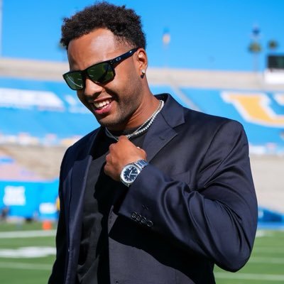 Don't know what my future holds but I know who holds my future.| UCLA Football Defensive Analyst  #LUCSTRONG