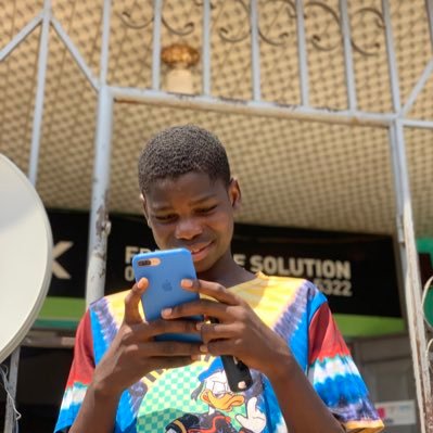 QwekuDMC10's profile picture. no billionaire made it through the salary