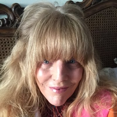 @mamaloggerhead.bsky.social 🏝Sea turtle rescuer 🎼MusicLover 🎸Political junkie🤡 The Beach 🏖️Gigi x 5