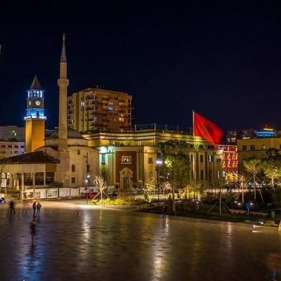 بیشک اللہ اور اس کے فرشتے نبی (ﷺ) پر درود بھیجتے ہیں۔ اے ایمان والو ! تم بھی ان پر درود بھیجو ، اور خوب سلام بھیجا کرو۔
﴿سورۃ الاحزاب،۵۶﴾
