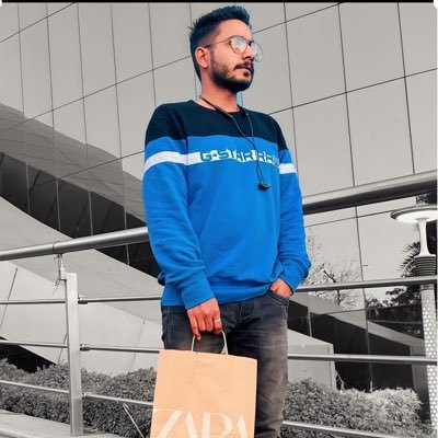 thehvick's profile picture. एको  अहं, द्वितीयो नास्ति न    भूतो    न    भविष्यति अहम् ब्रह्मास्मि • MçMxÇv • Former Youtuber at HvicK (36ksubs) Gaming @hvickpro (150ksubs)