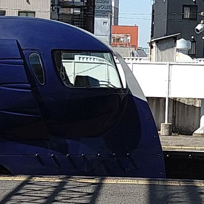 面白そうと思えば、無言フォローで失礼します。完璧な個人的な思いつきです。真剣にならず笑い飛ばしてください。でも差別、暴力、人権、自由を奪うのは別。カルト宗教と反社は大嫌いです。偉ぶった学識は好みません。