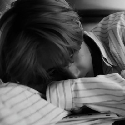 dlyatebyanet's profile picture. не забывайте, что по сути похуй // 𝘪 𝘫𝘶𝘴𝘵 𝘸𝘢𝘯𝘯𝘢 𝘧𝘪𝘯𝘥 𝘮𝘺𝘴𝘦𝘭𝘧 𝘣𝘦𝘧𝘰𝘳𝘦 𝘪 𝘥𝘪𝘴𝘢𝘱𝘱𝘦𝘢𝘳 𝘤𝘰𝘮𝘱𝘭𝘦𝘵𝘦𝘭𝘺