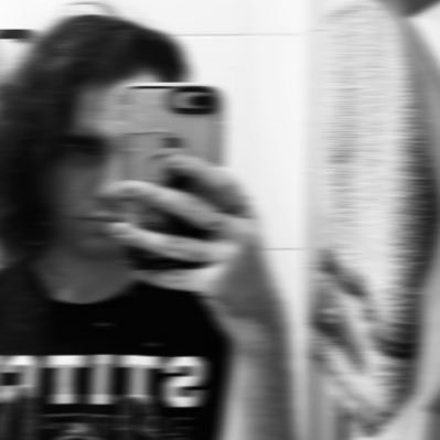 Utinam tenebrae meae deglutiant omnes illos non possum stare 🌑🌪️⛈️