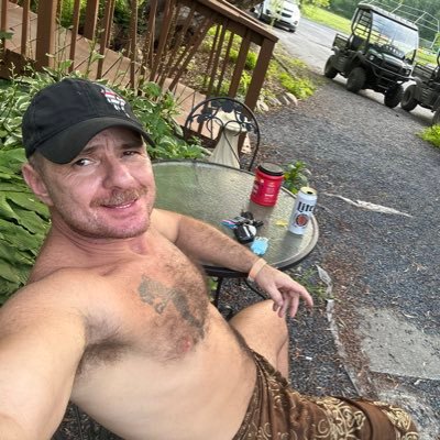 ThatGuyDozer's profile picture. NSFW. 30+Living the dream. Camping, nudity, cruising, and dumbfuckary! Comfortable in my skin. usually cheap, always free! no filters. Show me the fur, boys!