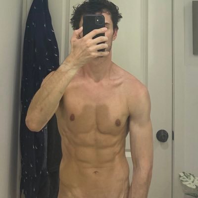 jaydenrock98's profile picture. hmu for customs - OF soon??