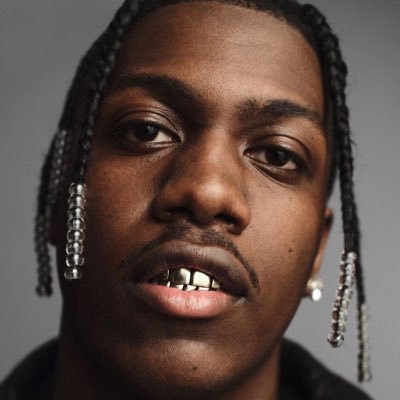 TakundaMukarat9's profile picture. 