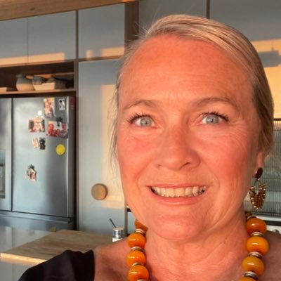 Liz is Creative Director of Designgrant. Graphic designer, copywriter and urban sketcher. Past President, Australian Graphic Design Association (AGDA).