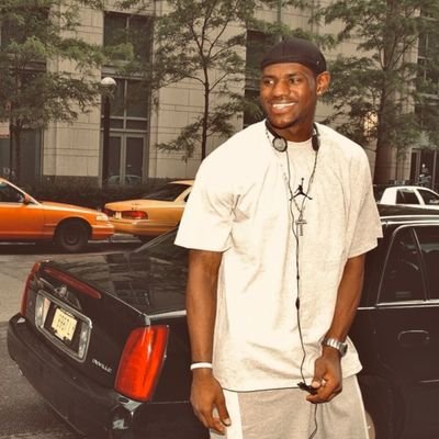 moliyoucha233's profile picture. 