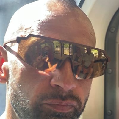 RobWhitaker15's profile picture. Love, Music, Tech, Orchids