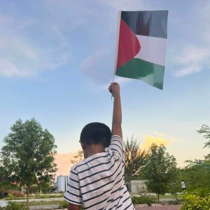 yaattey's profile picture. Completed Bis (arabic) @ MNU faculty of islamic studies.
Imam diploma @ Kulliyya
Diploma in Accounting AAT @ IMA