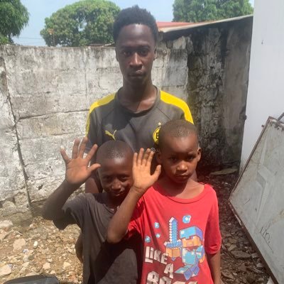 Am an orphan am living with my siblings we lost our both parents.And we hardly get food to eat
We are begging for help each and everyday please we need support