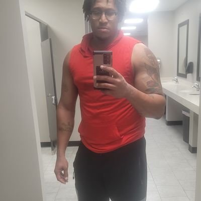 Eat_My_Tweetzel's profile picture. #TeamBrownSkinned, #TeamTall #TeamHandsome #TeamGettinThatMoney, #TeamSagittarius, #TeamFreak #TeamProductive, #TeamSuccessful,#TeamMakeHerSmile