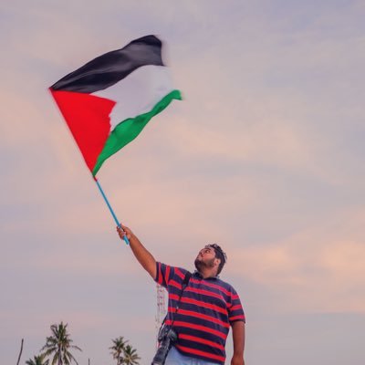 #FreePalestine 🇵🇸| Maldivian 🇲🇻 MDP ⚖️ 21 years Photographer @AdduCityCouncil | Former Content Creator @adduLIVE | Former Underwriter @solarelleins