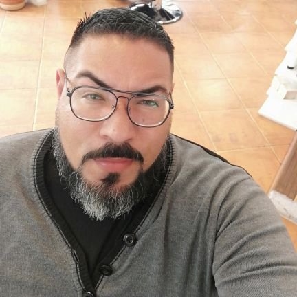Soy gordo oso 1.90 mido venezolano vivo Ecuador quito, amante al chocolate al cine a la película ahun buen restaura