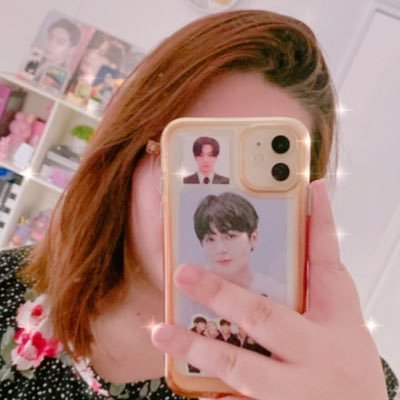chinitajill02's profile picture. bts - twice 💜🩷